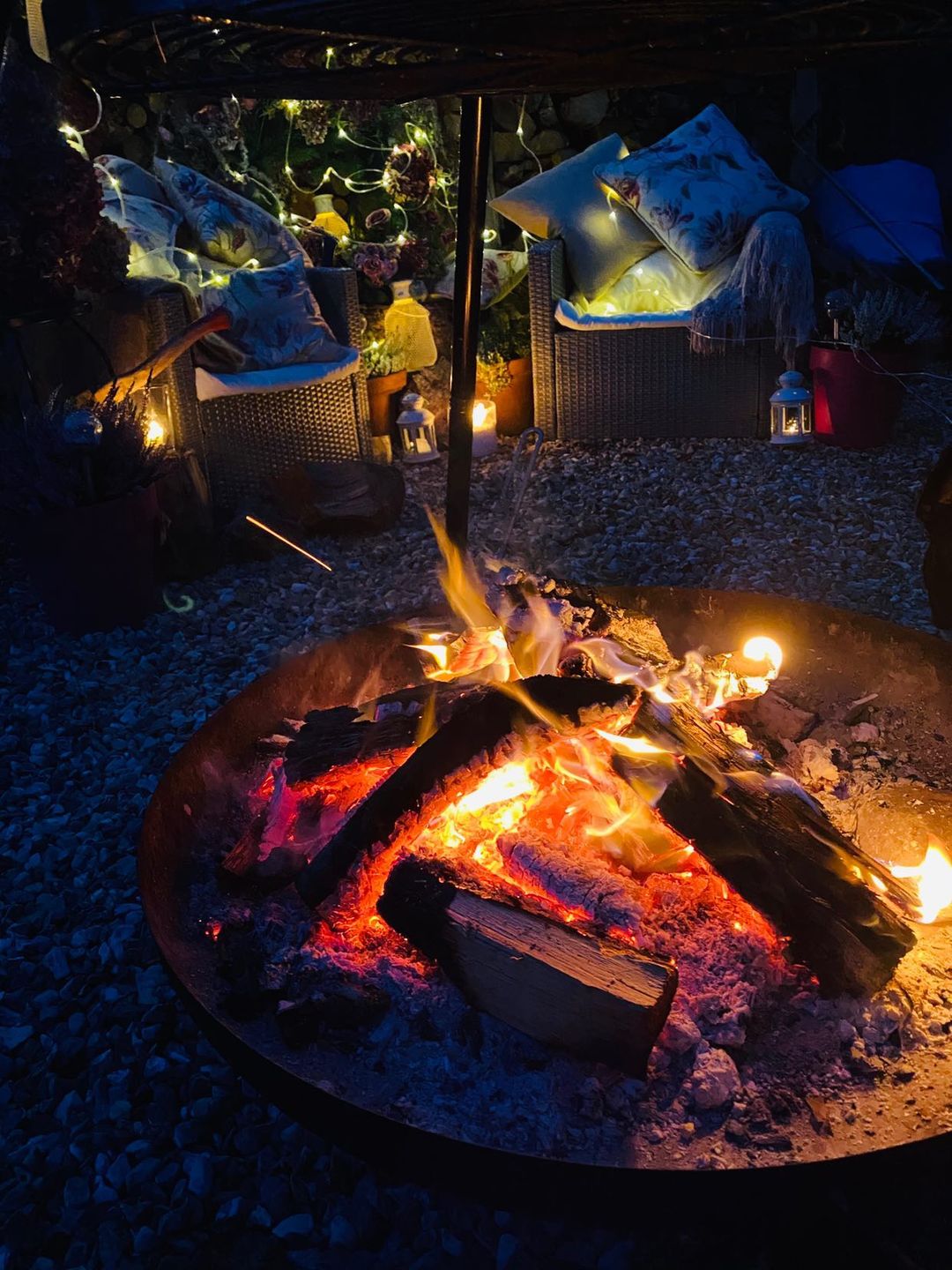 How Do You BBQ In The Winter? 6 Tips For Grilling & Chilling